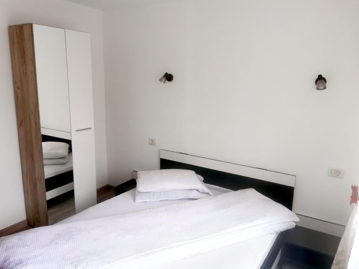 Casa Lidia Hotel Rîu de Mori Екстериор снимка