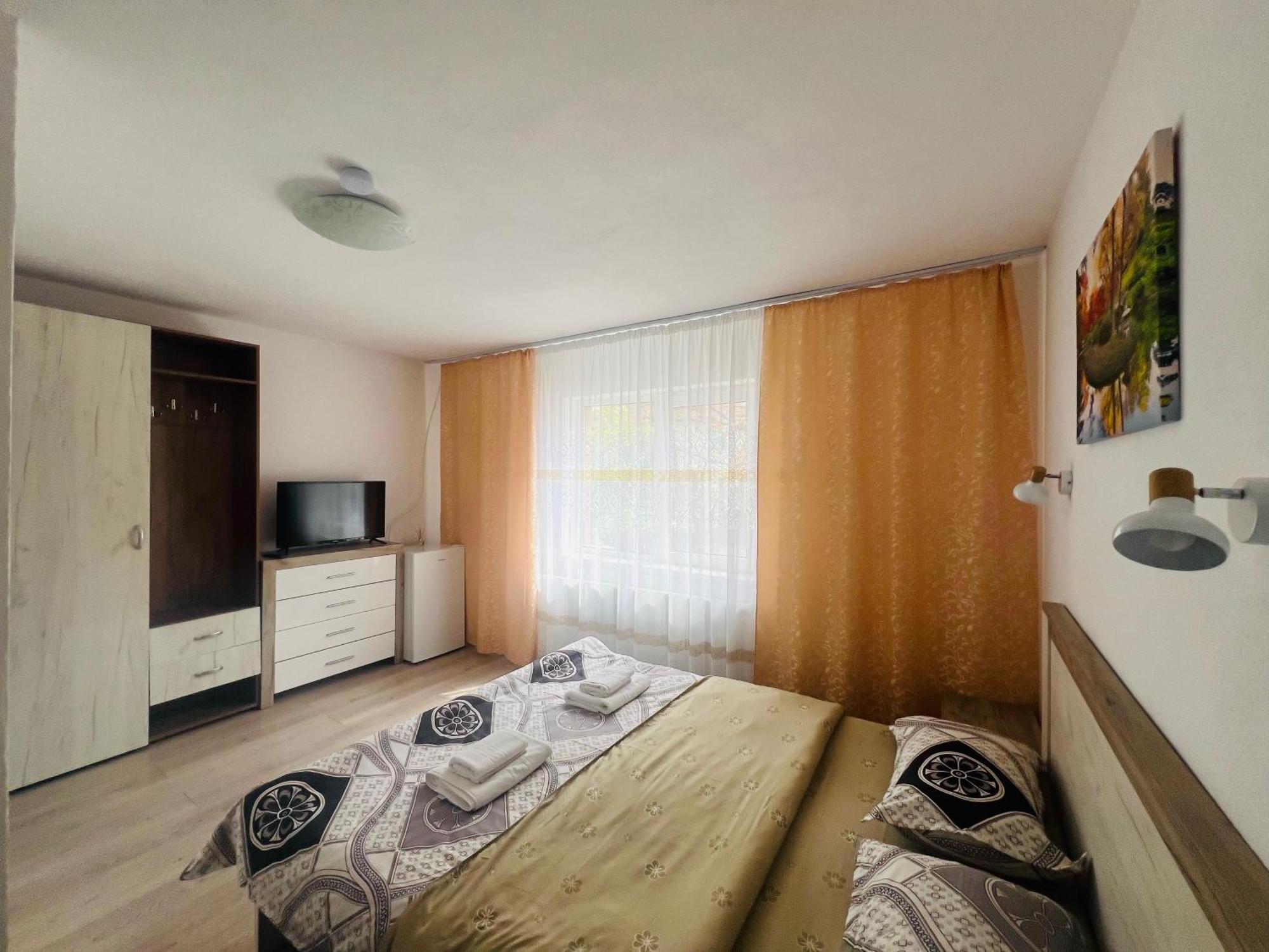 Casa Lidia Hotel Rîu de Mori Екстериор снимка